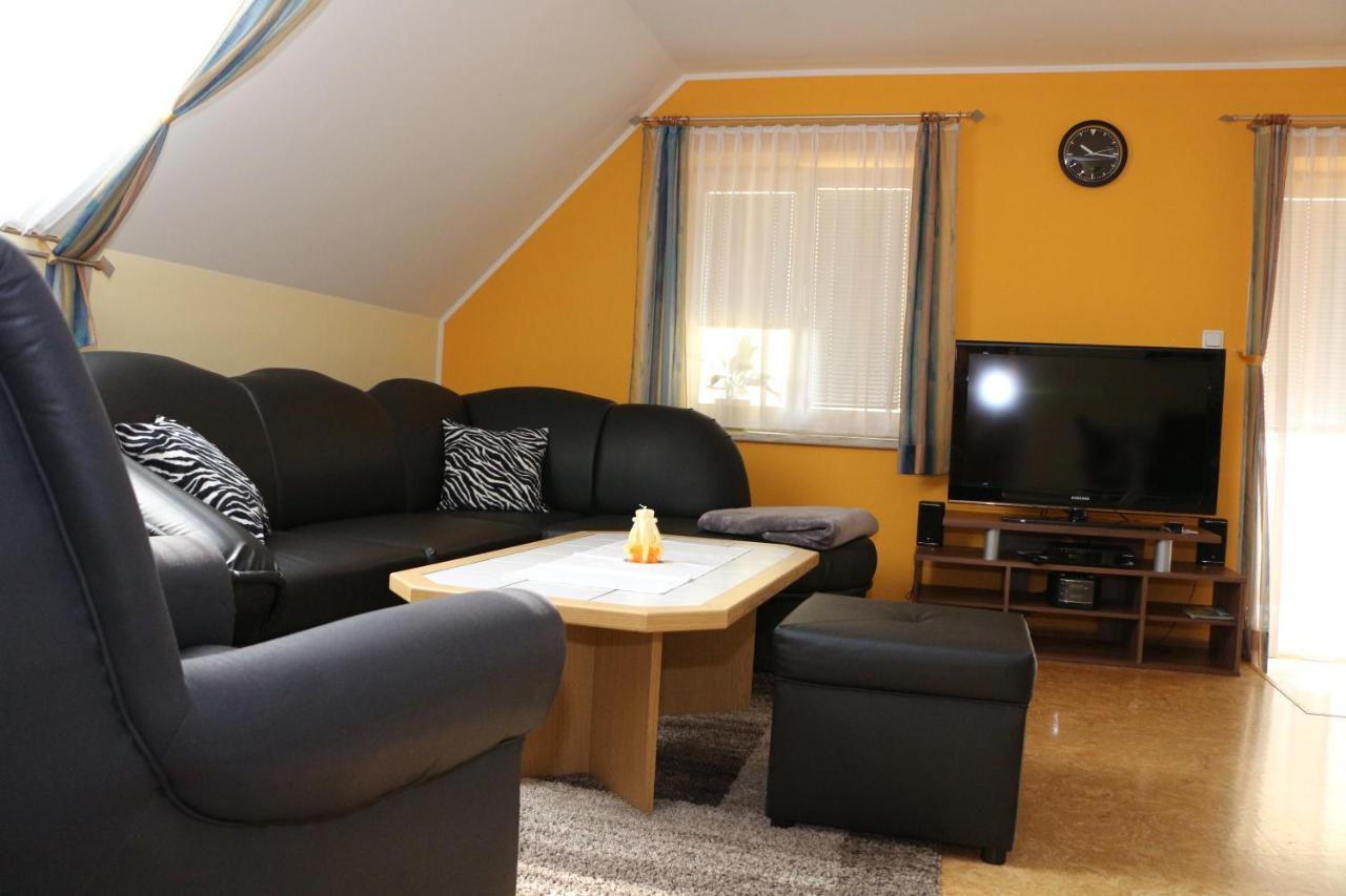 Ferienwohnung Moni Geiseldorf Eksteriør billede