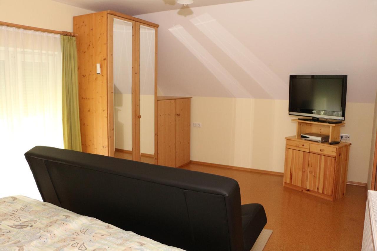 Ferienwohnung Moni Geiseldorf Eksteriør billede